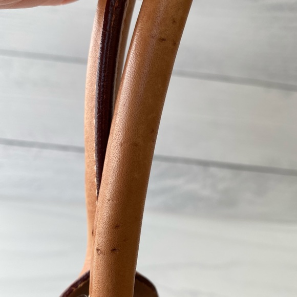 Dooney & Bourke | vintage natural beige handbag - Picture 5 of 9
